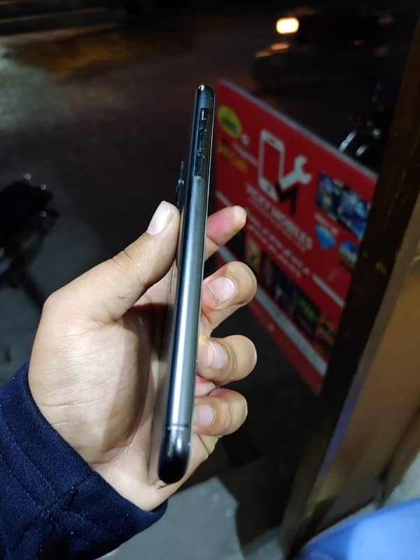 I phone 11 pro max for 03137398055 3