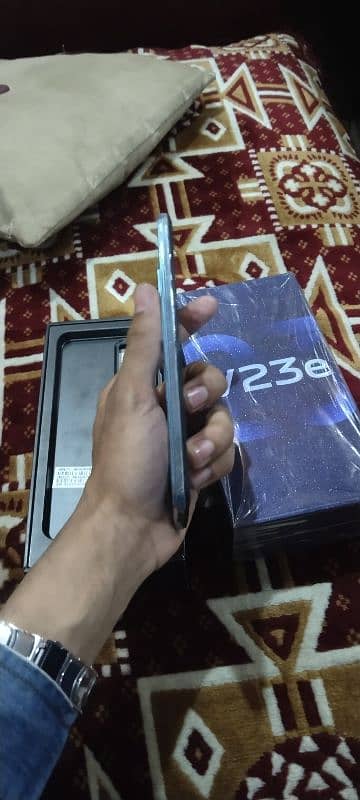 vivo v23e 8+256 with box+charge 6