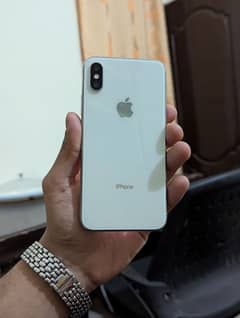 iphone xs.  64gb.   DUAL SIM OFFICIAL APPROVED. ALL OK