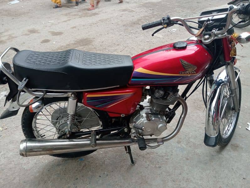 Honda 125 Red colour 0