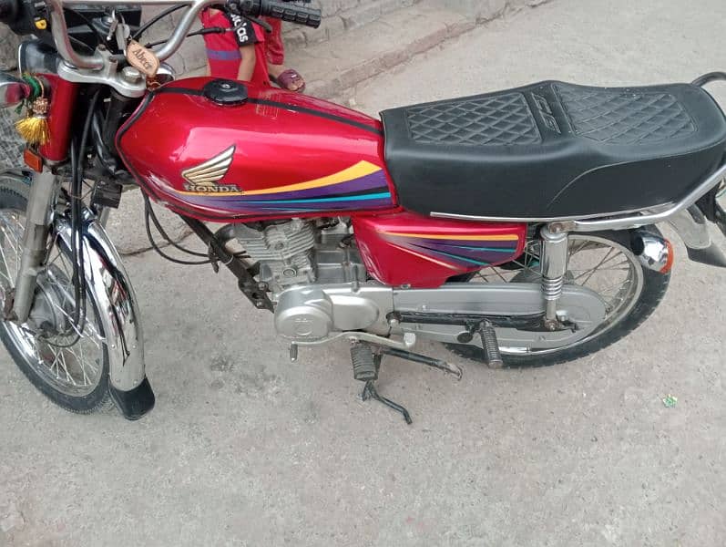 Honda 125 Red colour 3