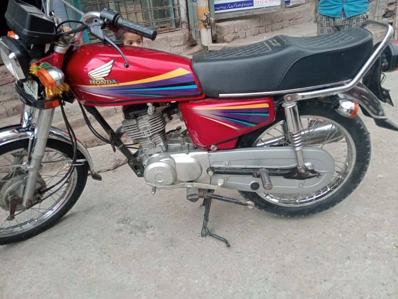 Honda 125 Red colour 4