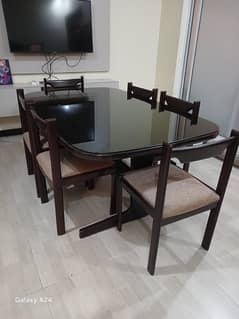 dining table with 6 chairs for urgent sale