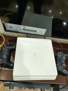 PS4 SLIM 1TB WHITE 10/10 CONDITION WITH 13 GAMES