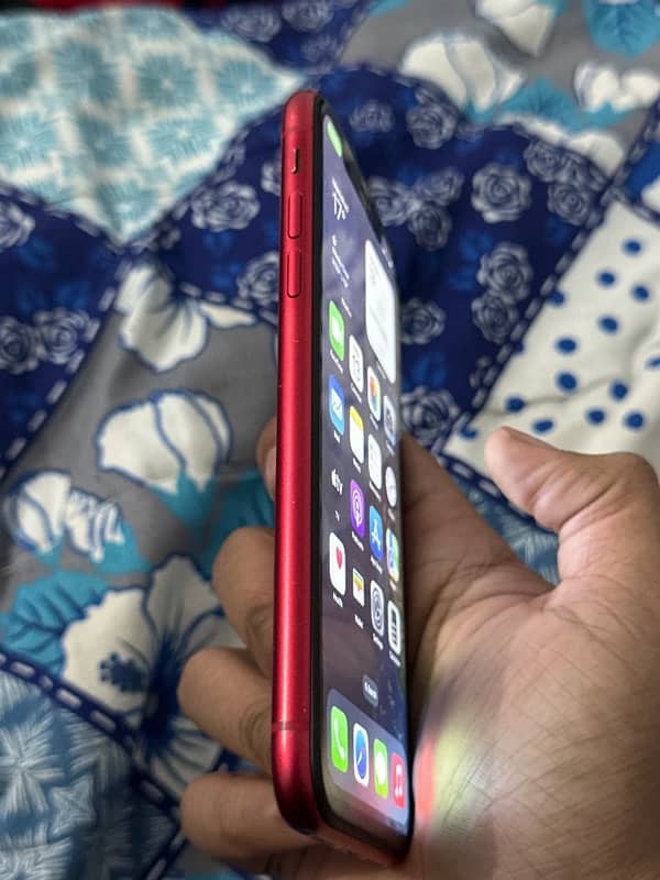 iPhone 11 condition 10/10 non-PTA but sim work 1