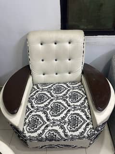 5 Seater Sofa Home Used