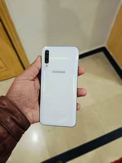 SAMSUNG A50 FOR SALE ONLY IN RS 21999