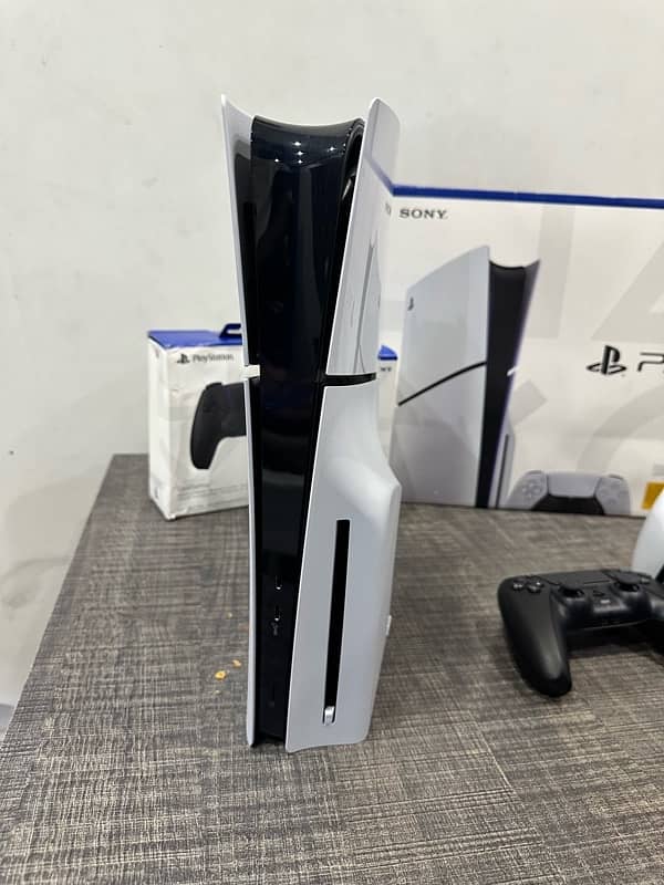 PS5 slim with all Accessories 4