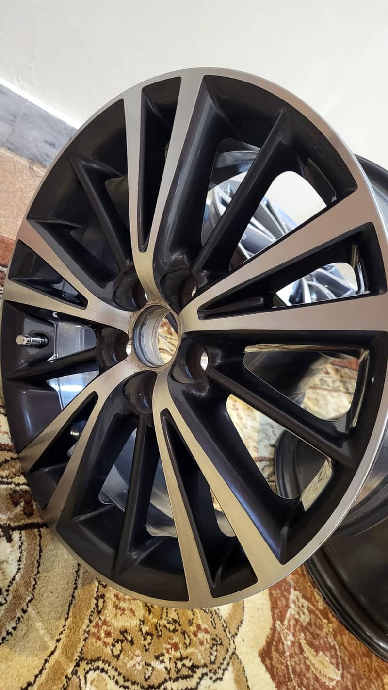 Toyota OEM Alloy Wheel 16" original Modal 2022 5