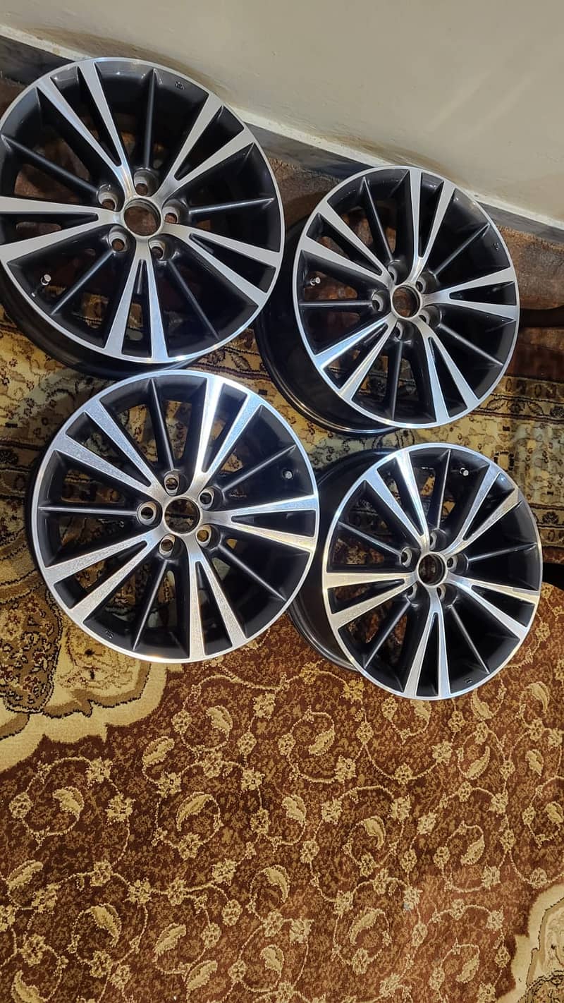 Toyota OEM Alloy Wheel 16" original Modal 2022 6