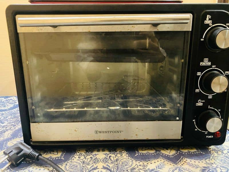 New WestPoint Oven Toaster WF2400-RD, never used 0