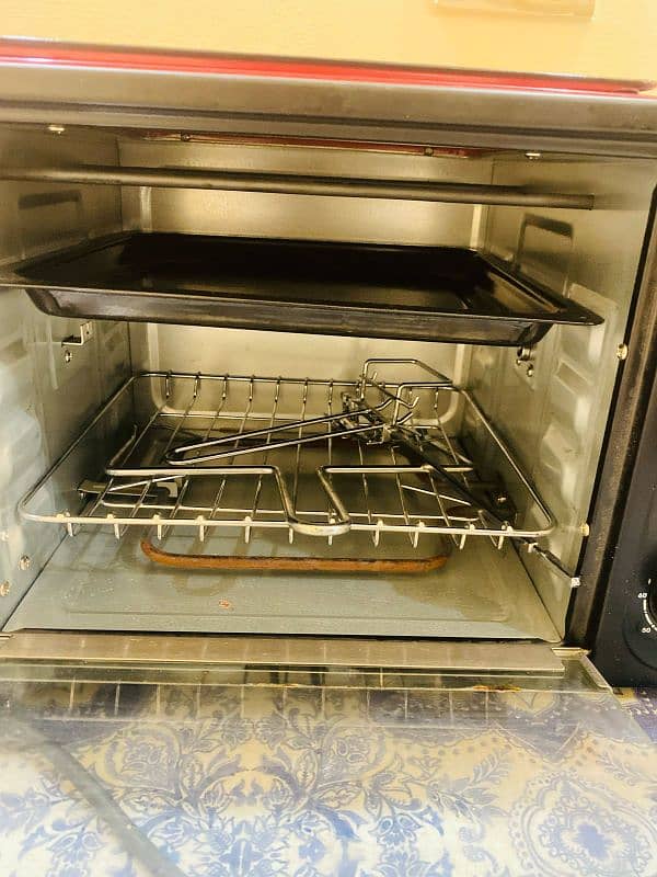 New WestPoint Oven Toaster WF2400-RD, never used 4