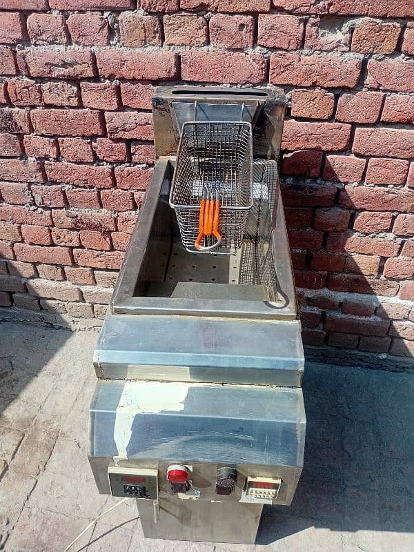 16 Leter fryer only 4month used 1