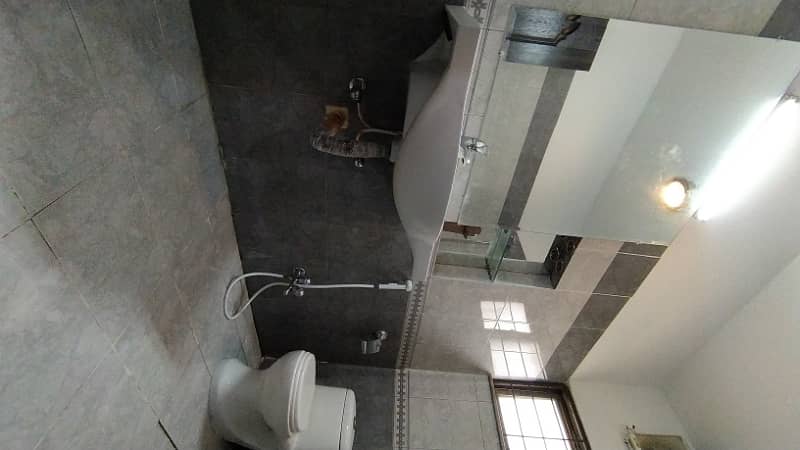 4-Bedroom House For Rent In Askari 11 Lahore 4