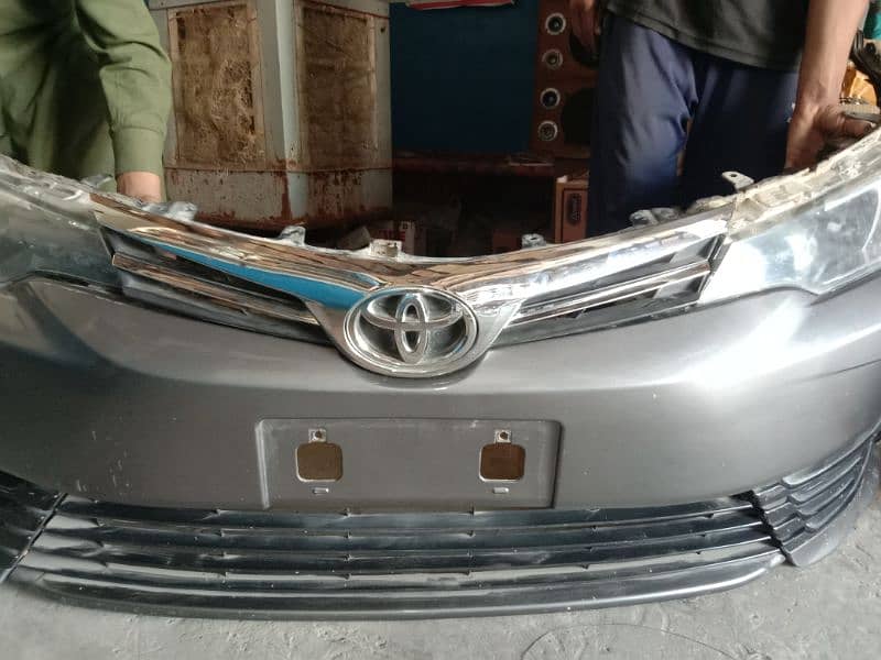 Toyota Corolla GLI front Light Bumper gierl original 2019 model 4