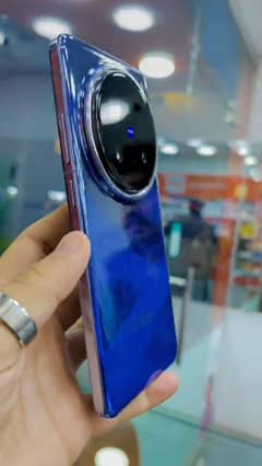 vivo x 200 pro 12/512 GB 03404452657 my Whatsapp number