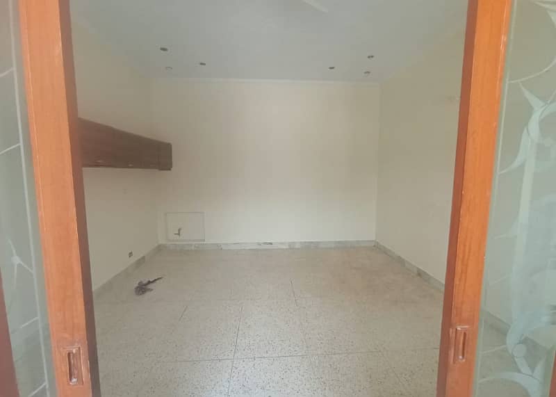 1 KANAL upper portion FOR RENT IN DHA PHASE 4 Lahore 5