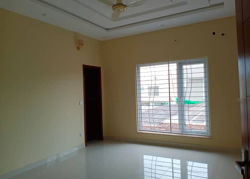 1 KANAL upper portion FOR RENT IN DHA PHASE 5 Lahore 6