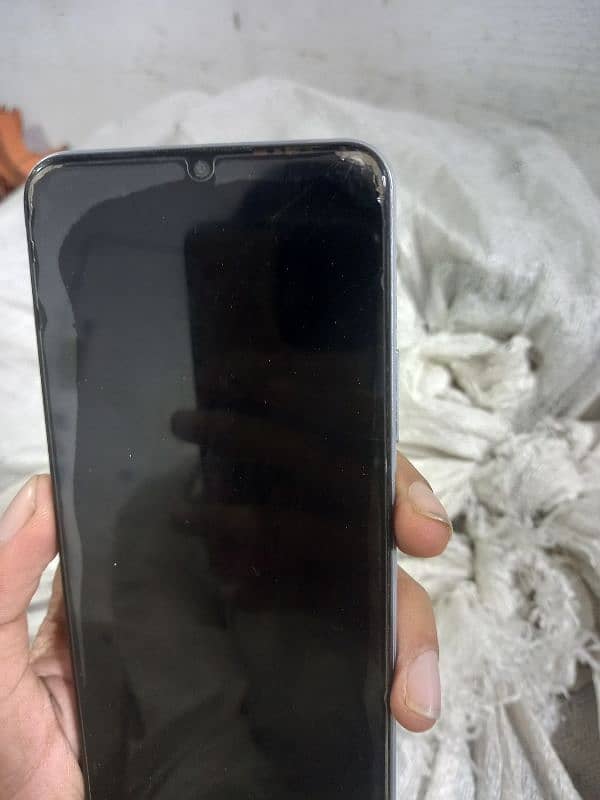 Vivo V21 Use 4/ 64 glass Normal break 1