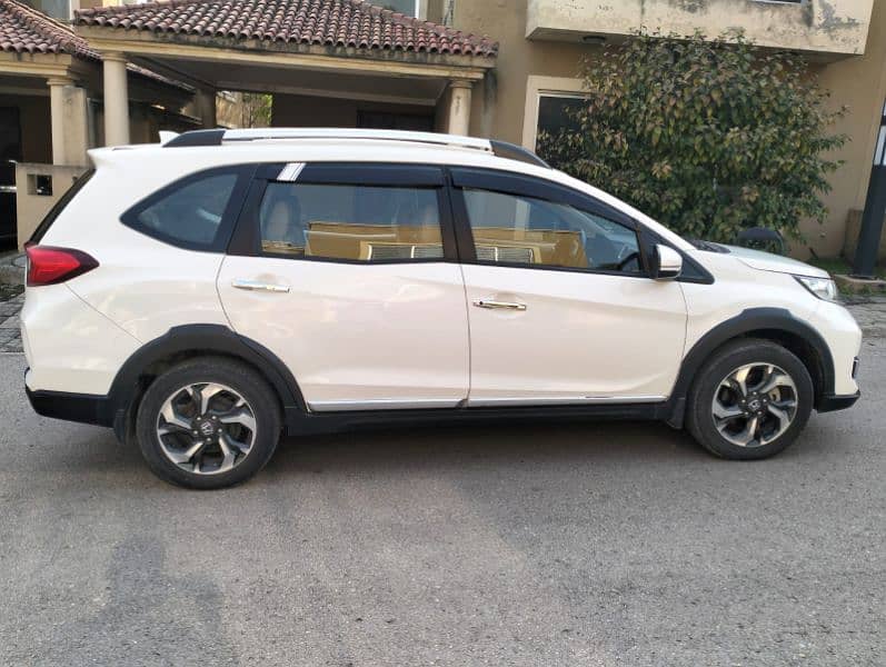 Honda BR-V 2022 4