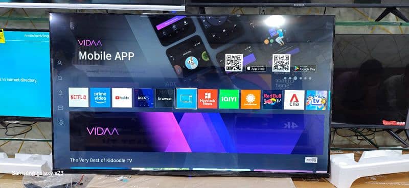 50 inches 4k Hisense VIDAA Smart led tv 120/hz frameless Display 1