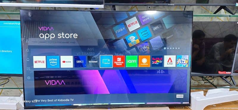 50 inches 4k Hisense VIDAA Smart led tv 120/hz frameless Display 2