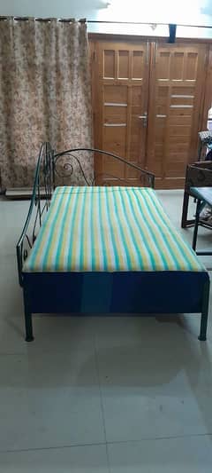 2 rot iron spring mattress bed