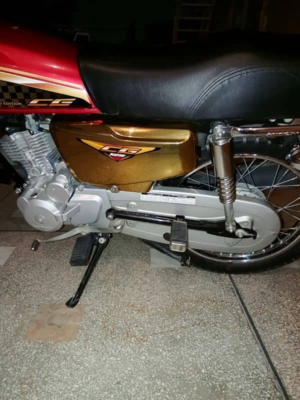 Honda 125 S gold Edition 5