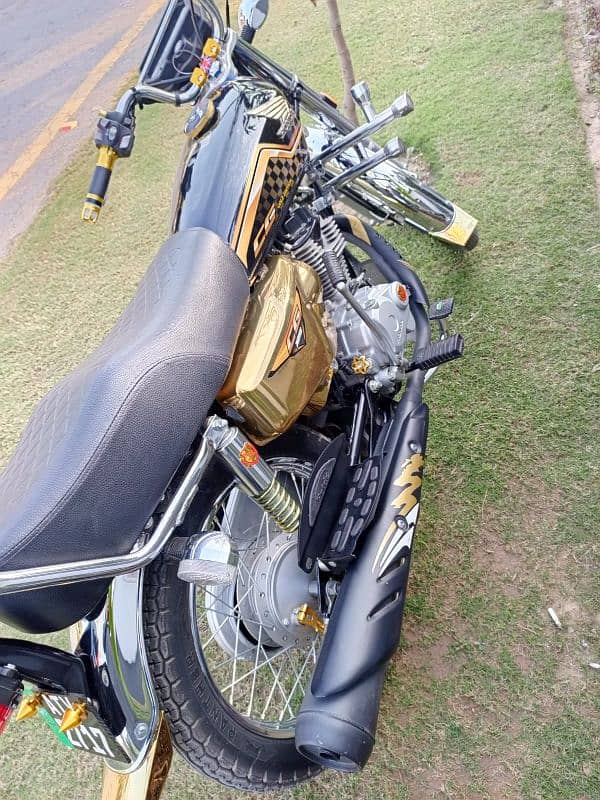 Honda 125 Gold Edition 1