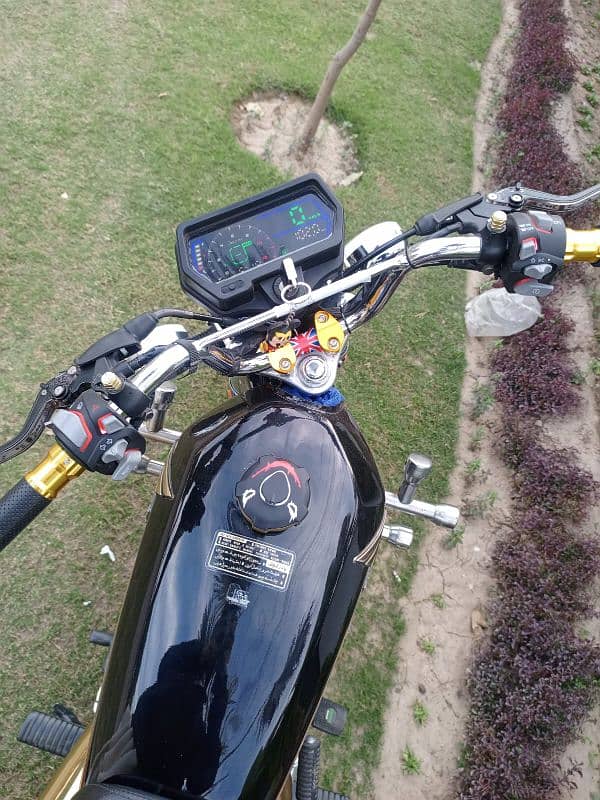 Honda 125 Gold Edition 4