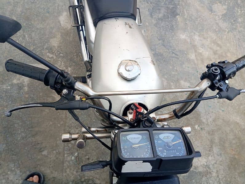 Honda Cg125. model 2009. Sialkot number, genuine condition 2