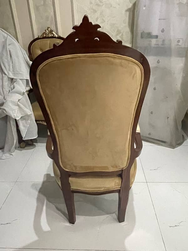 Set of 4 Chairs 3