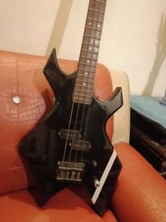 Hurican Bass guitar almost new condition