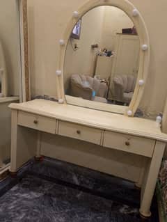 dressing table