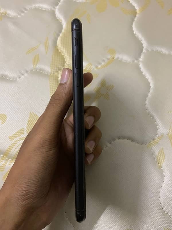 Iphone 7 Plus 128Gb Pta Approved in good condition 5