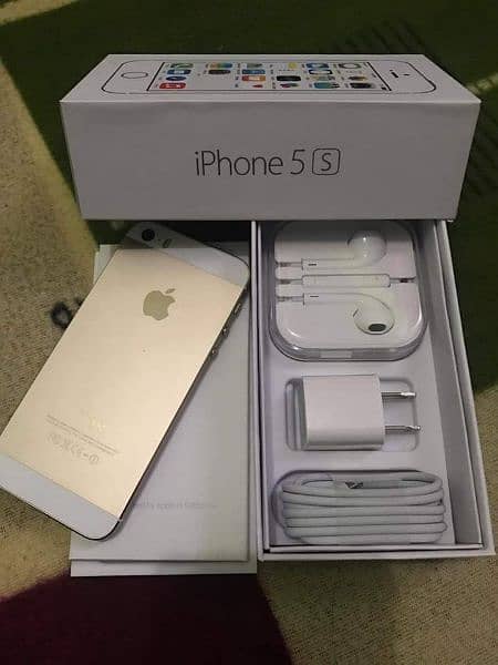 IPhone i5s 64gb 03287576736 call wahtasp 0