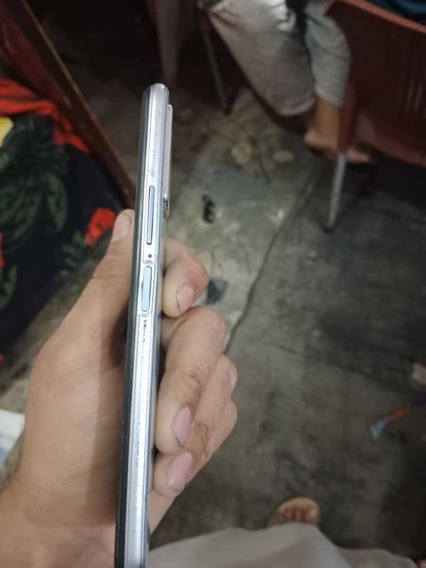 slam vivo y20 condition 10/8 4gb ram 64gb rom 6