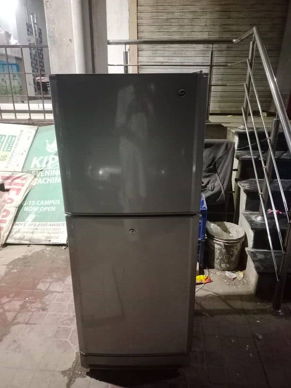 midiam size fridge for sale good condition 3