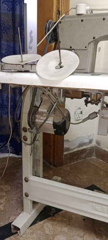 well Maintained used genuine juki/silai machine For sale 10