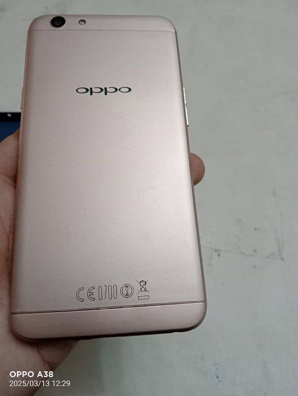 oppo F1s mobile Hy bilkul new Hy lakin box nai Hy 0