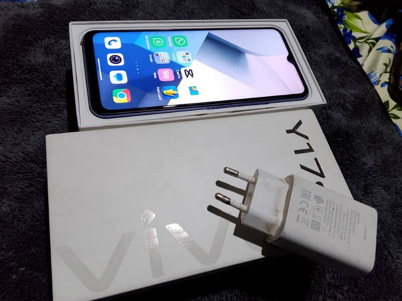 vivo y17s 2