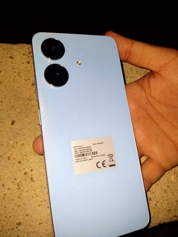 realme note 60 with box 2