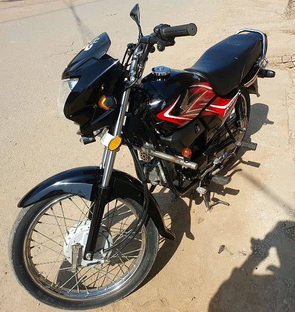 Honda Pridor 2021/22 in good condition Black 5