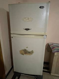 urgent sell full size fridge(dawlence)