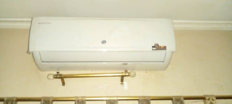 Pel split type Ac 1.5 tons non invertor . 2