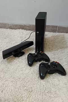 Xbox 360E, 250gb, 2 wireless controller, 1 Kinect, 100 Games, Jtag