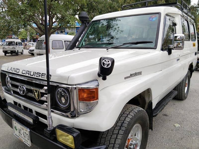 Toyota Land Cruiser 1988 5