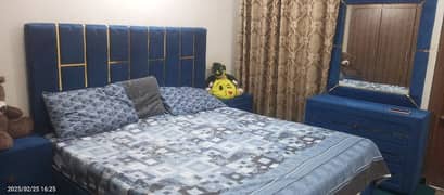 King size bed set for sell