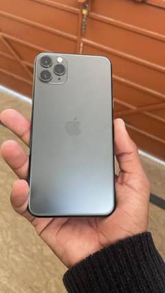 Iphone 11 pro max read ad Sale/exchange