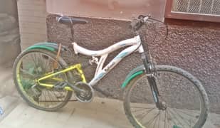 1 year used 2023 MODEL GEAR MOUNTIN BIKE